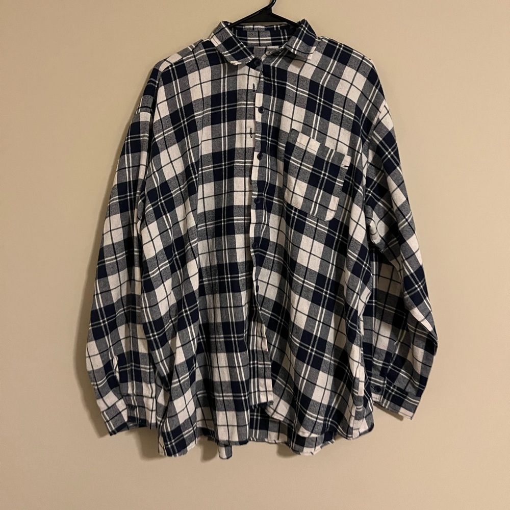 Women’s oversized flannel